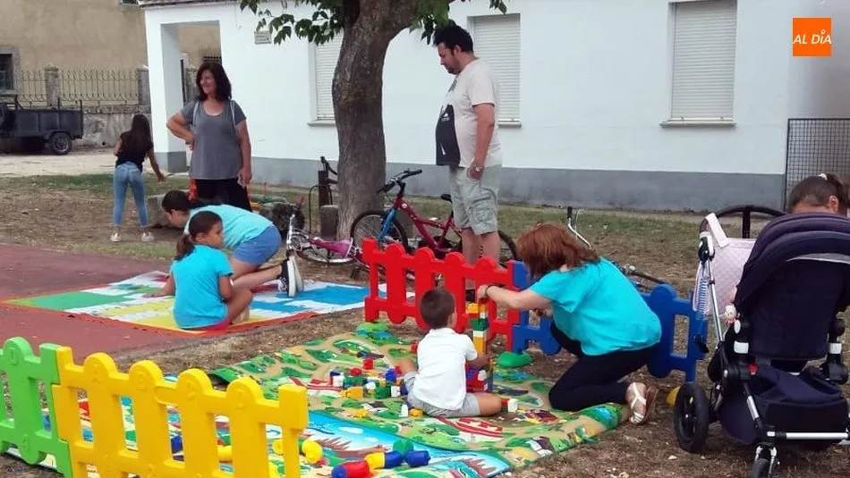 Foto 6 - Los ni&ntilde;os se divierten con los juegos en la Semana Cultural de Ba&ntilde;ob&aacute;rez