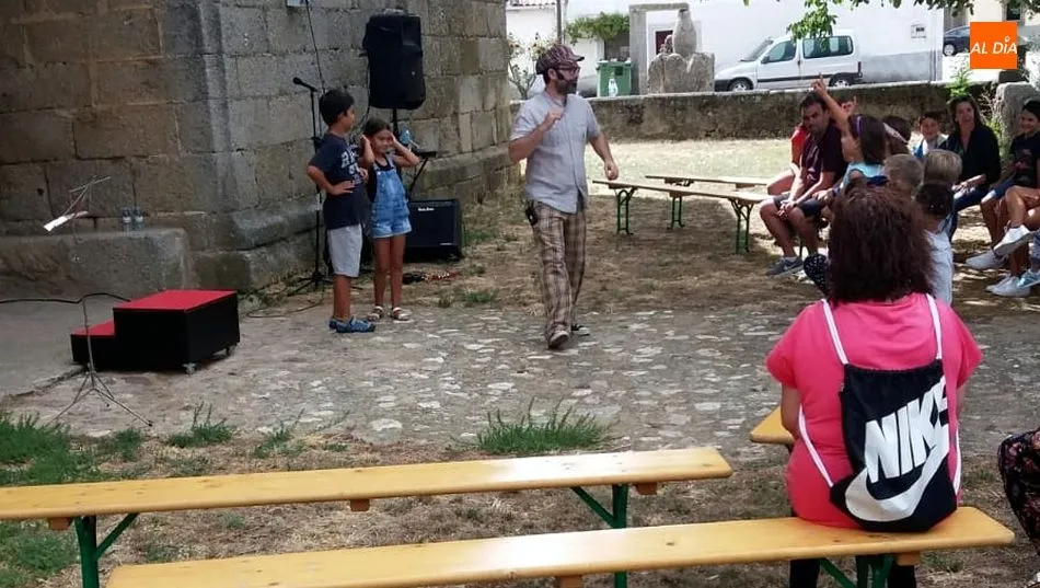 Foto 5 - Los ni&ntilde;os se divierten con los juegos en la Semana Cultural de Ba&ntilde;ob&aacute;rez