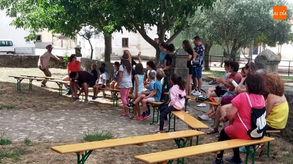 Foto 3 - Los ni&ntilde;os se divierten con los juegos en la Semana Cultural de Ba&ntilde;ob&aacute;rez
