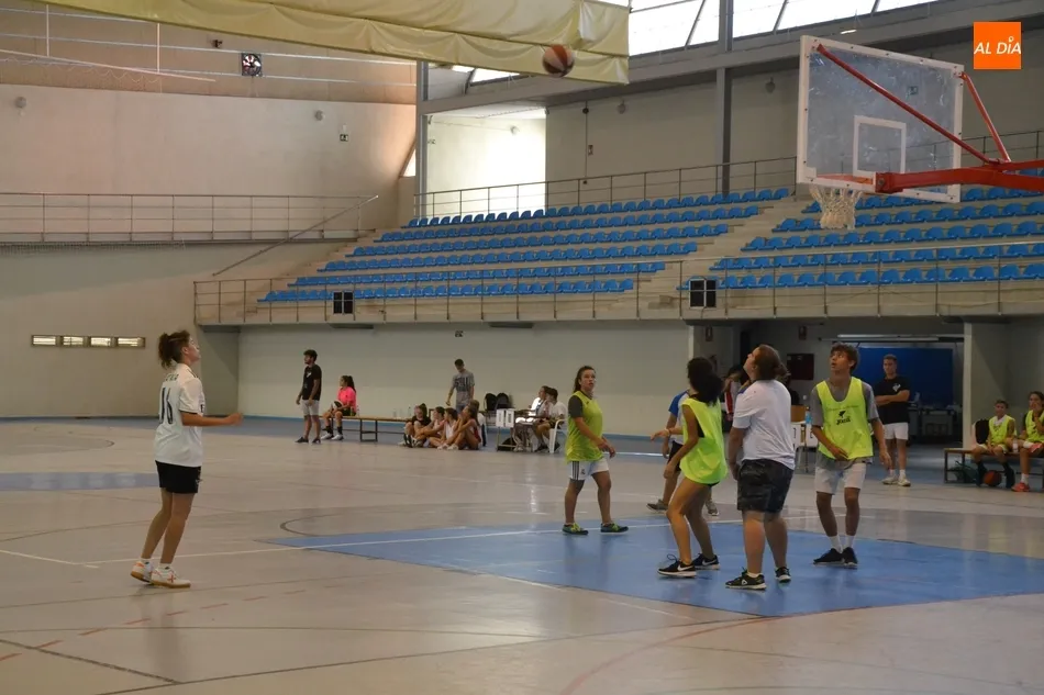 Foto 10 - Bal&oacute;n al aire en el nuevo Torneo de Basket 3x3 con muchos m&aacute;s participantes de los esperados  