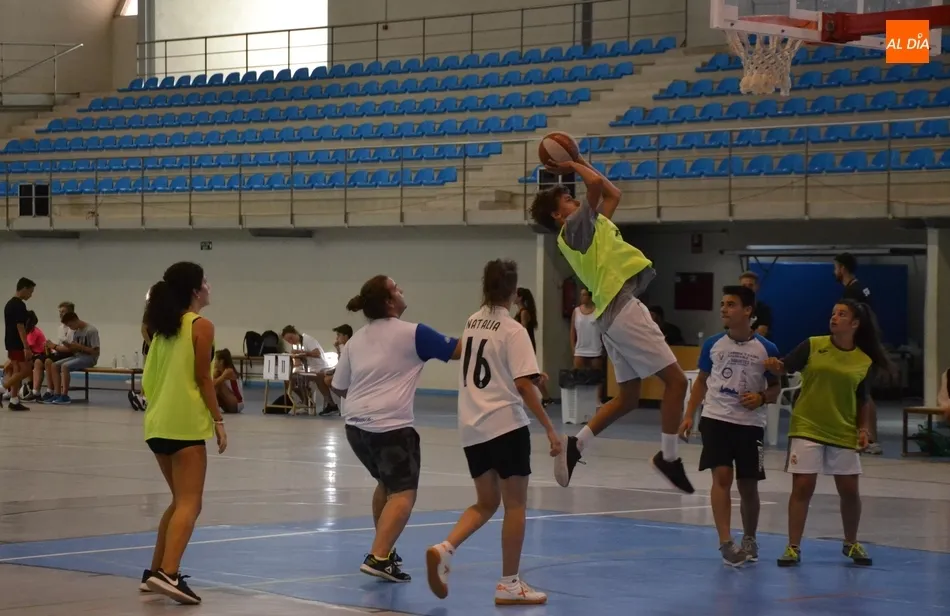 Foto 7 - Bal&oacute;n al aire en el nuevo Torneo de Basket 3x3 con muchos m&aacute;s participantes de los esperados  