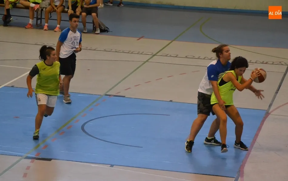 Foto 3 - Bal&oacute;n al aire en el nuevo Torneo de Basket 3x3 con muchos m&aacute;s participantes de los esperados  