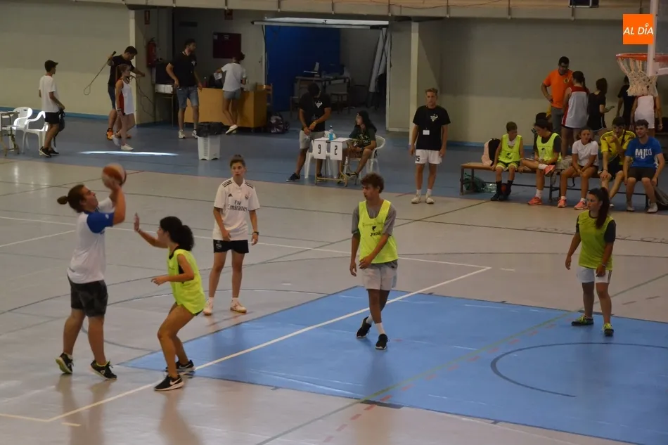Foto 6 - Bal&oacute;n al aire en el nuevo Torneo de Basket 3x3 con muchos m&aacute;s participantes de los esperados  