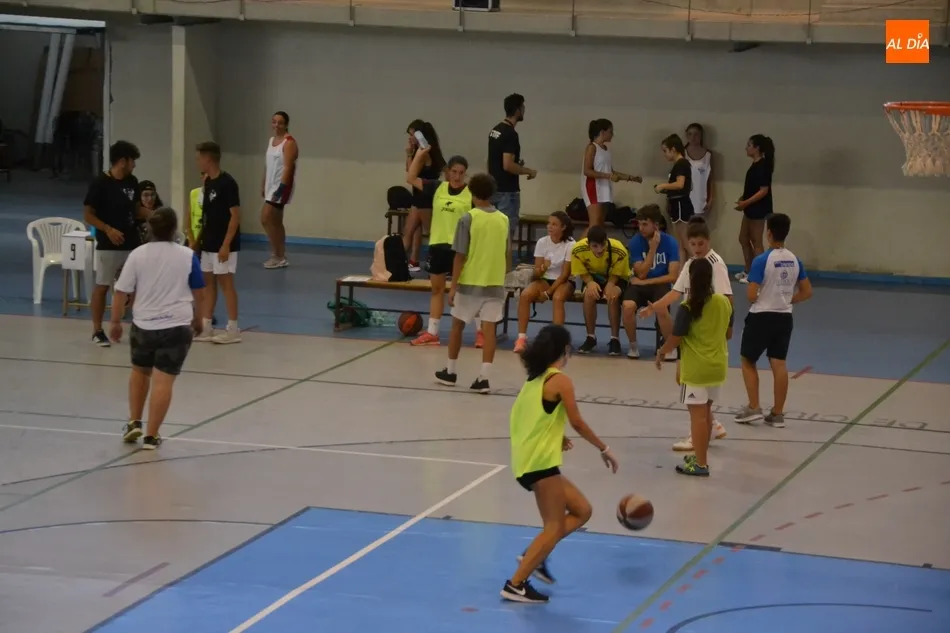 Foto 2 - Bal&oacute;n al aire en el nuevo Torneo de Basket 3x3 con muchos m&aacute;s participantes de los esperados  