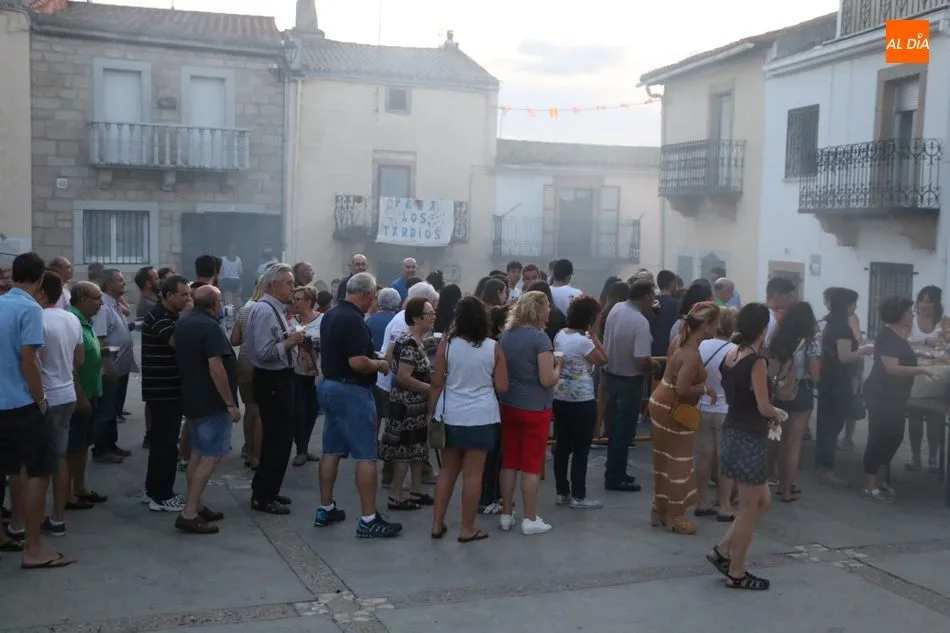 Foto 6 - En Saucelle cogen fuerzas con una pancetada para afrontar una larga noche con La Misi&oacute;n  