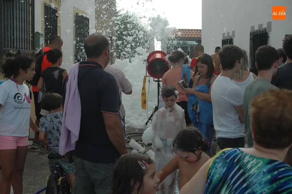 Foto 10 - Almendra comienza sus fiestas de agosto con gran animaci&oacute;n  