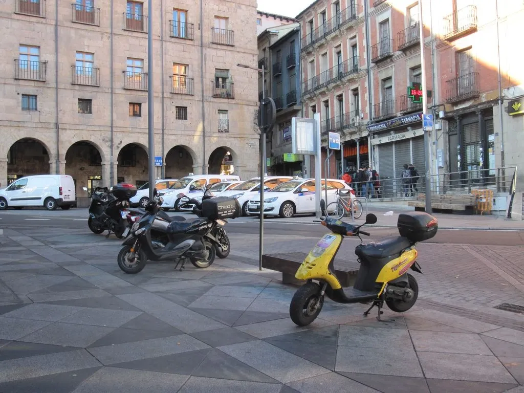 Foto 3 - Proponen&nbsp;culminar las actuaciones en el Mercado Central con una mejora de su entorno urbano  