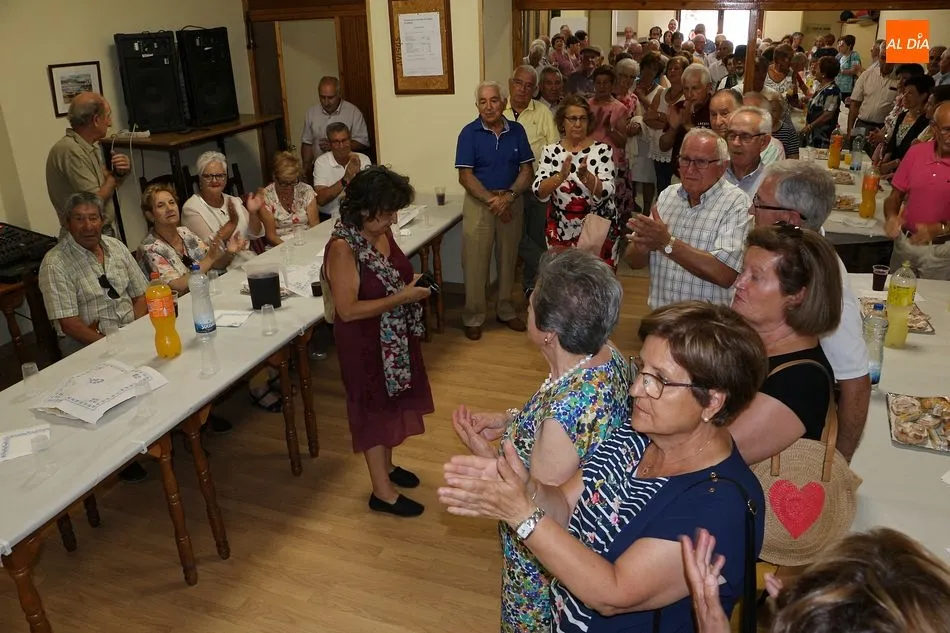 Foto 4 - Los mayores de Linares de Riofr&iacute;o celebran su festiva jornada