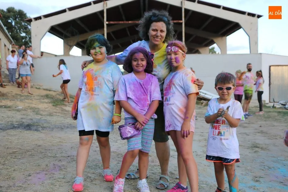 Bermellar se viste de color para recibir esta noche a King África y su ‘Boomba’  
