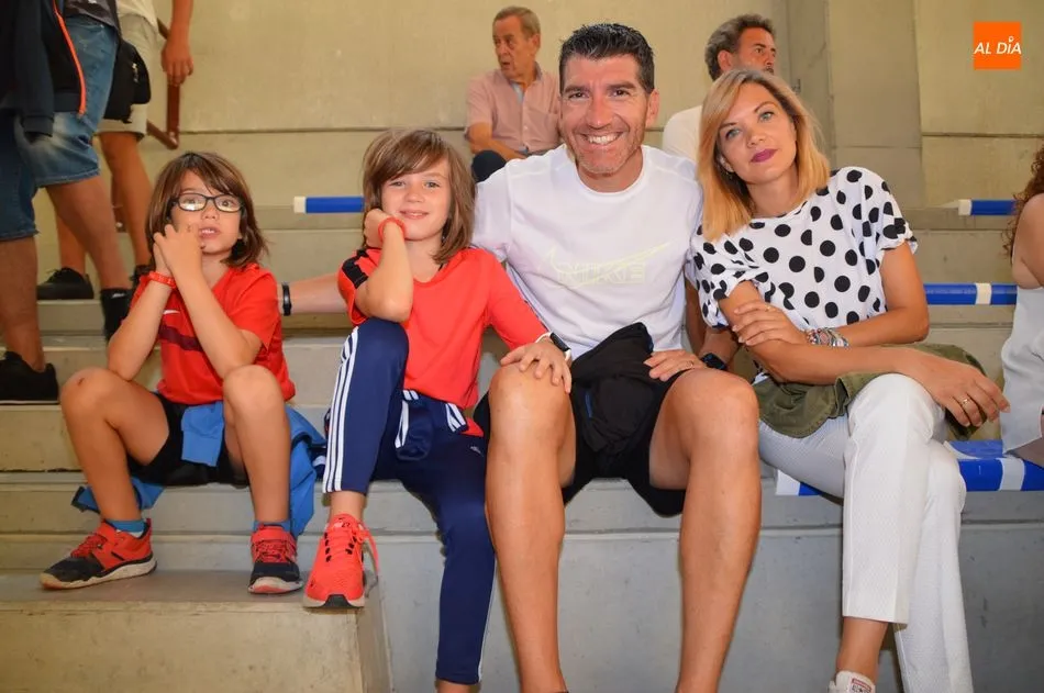 Foto 8 - Competiciones y copla animan la jornada festiva en Castellanos de Moriscos