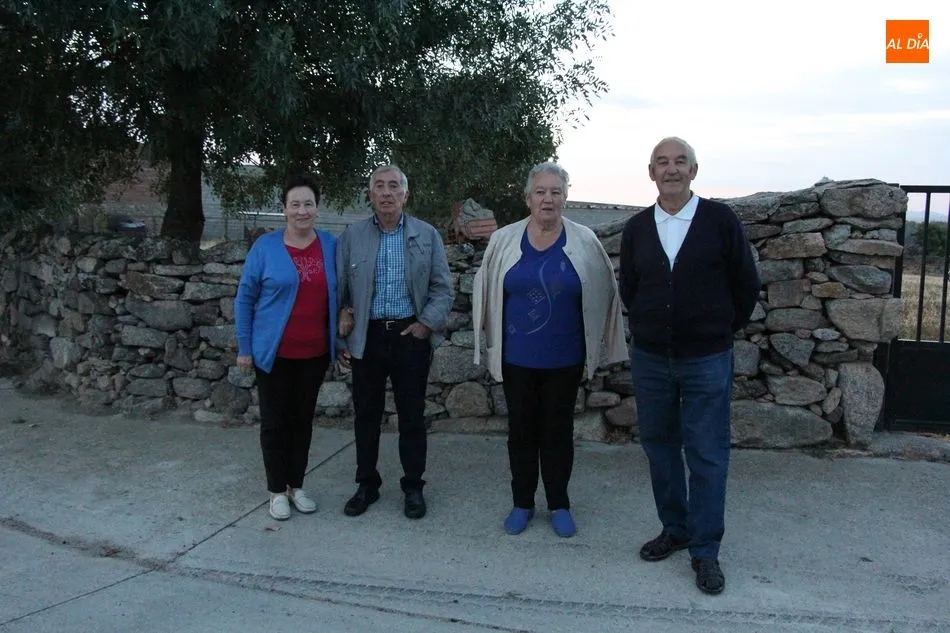 Foto 10 - Las pe&ntilde;as marcan el inicio de las fiestas de Las Madrinas en Fuentes de Masueco  