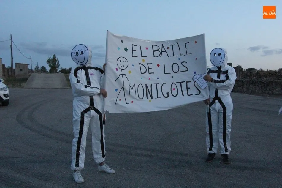Foto 5 - Las pe&ntilde;as marcan el inicio de las fiestas de Las Madrinas en Fuentes de Masueco  