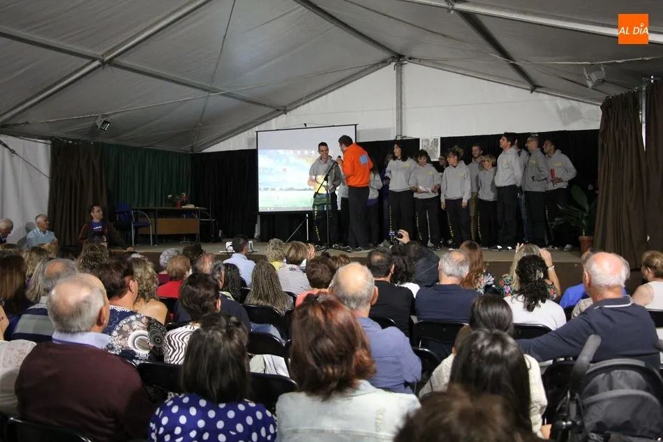 Foto 6 - El preg&oacute;n de La B&aacute;scula y el teatro de La Zarzalera marcan el inicio de las fiestas en La Zarza...