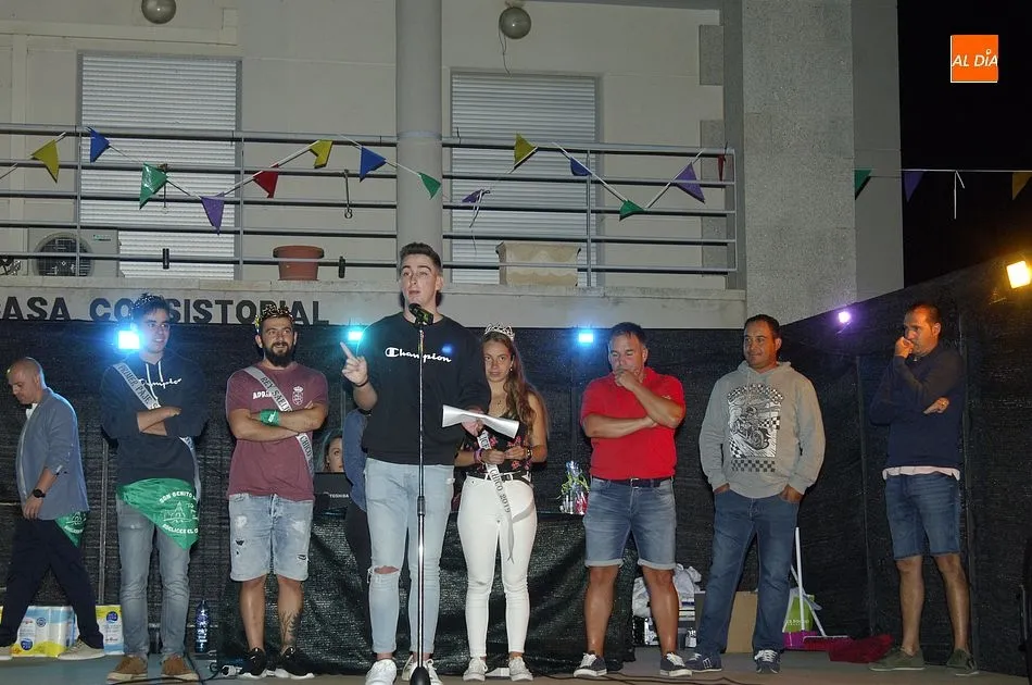Foto 10 - Adri&aacute;n S&aacute;nchez y Laia Casta&ntilde;o, elegidos Rey y Reina de las fiestas de Saelices  