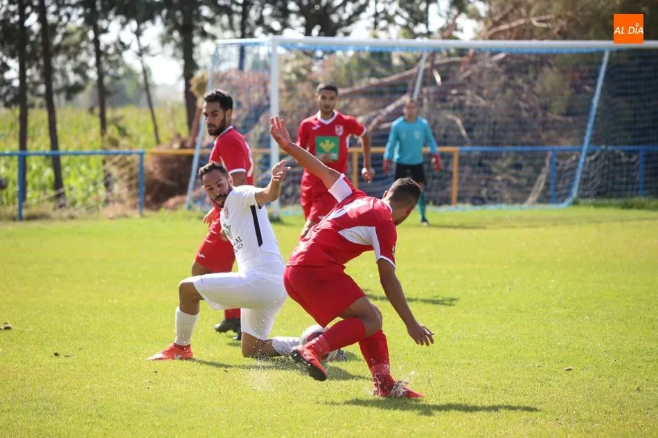 Foto 7 - El Santa Marta no tiene piedad y arrolla al Navega (4-0)