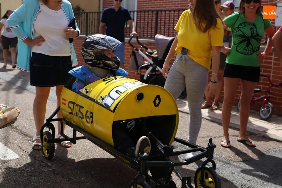 La carrera de autos locos / Víctor Sánchez