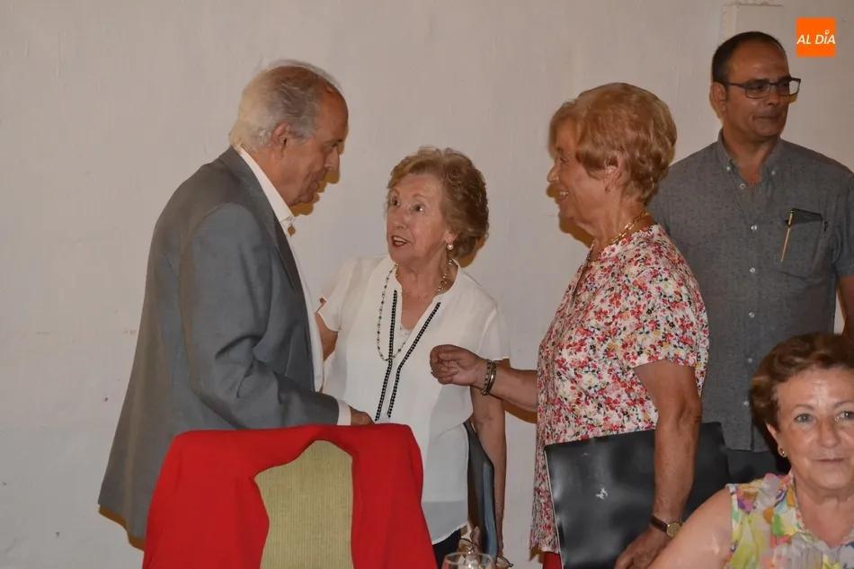 Foto 8 - Los Mirobrigenses Ausentes homenajean a Ram&oacute;n Masegosa con la Coral como invitada especial