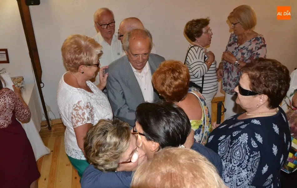 Foto 7 - Los Mirobrigenses Ausentes homenajean a Ram&oacute;n Masegosa con la Coral como invitada especial