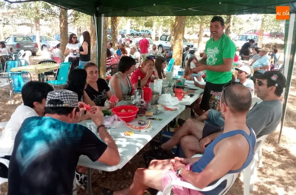 Foto 5 - La Asociaci&oacute;n de Cazadores de Sobradillo invita a los vecinos a carne con patatas  
