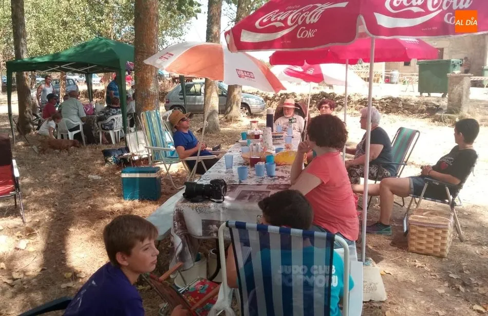 Foto 2 - La Asociaci&oacute;n de Cazadores de Sobradillo invita a los vecinos a carne con patatas  