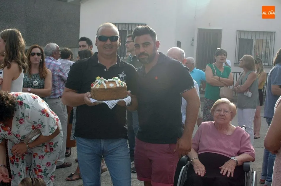 Foto 9 - La Virgen de la Pe&ntilde;a de Francia recibe en Bermellar cuatro roscas en ofrenda  