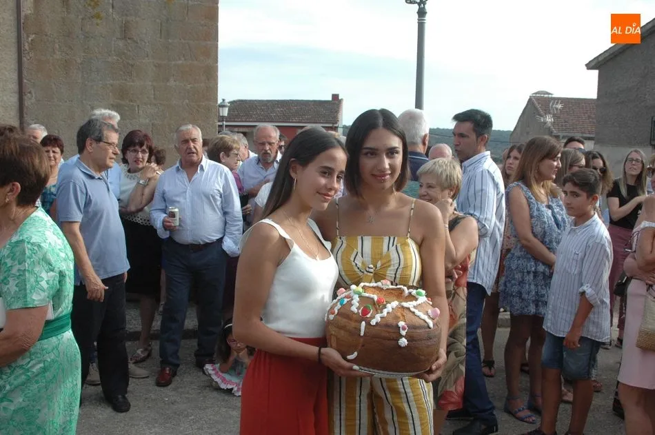 Foto 7 - La Virgen de la Pe&ntilde;a de Francia recibe en Bermellar cuatro roscas en ofrenda  
