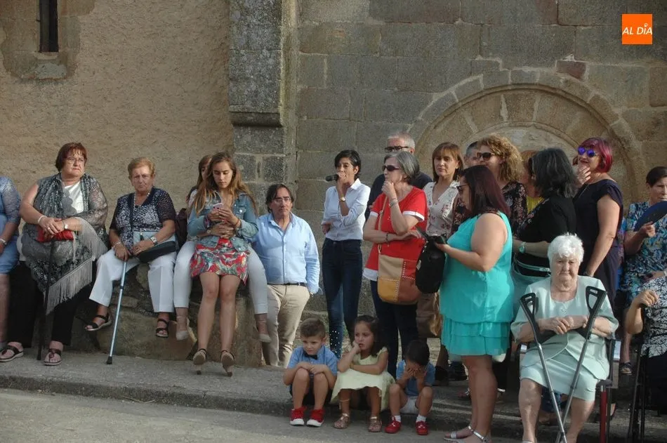 Foto 4 - La Virgen de la Pe&ntilde;a de Francia recibe en Bermellar cuatro roscas en ofrenda  