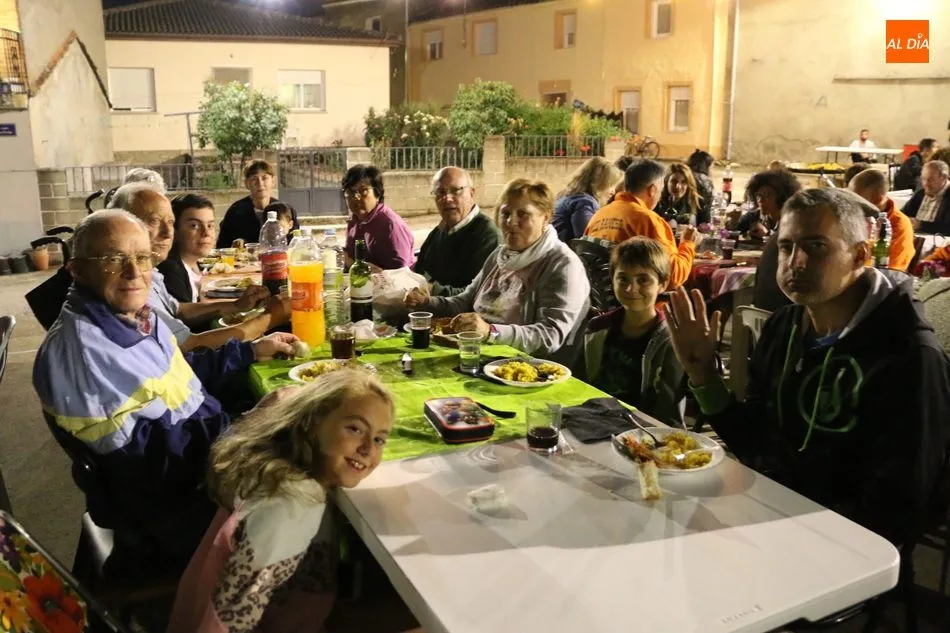 Foto 7 - Paellada en Fuentes de Masueco para aguantar la verbena hasta la madrugada  