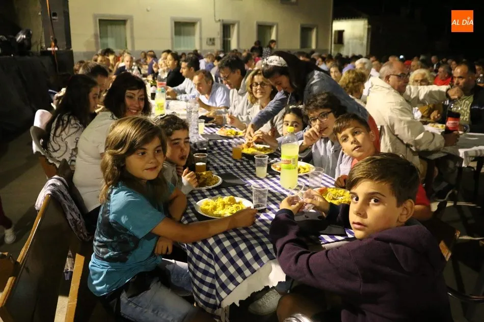 Foto 4 - Paellada en Fuentes de Masueco para aguantar la verbena hasta la madrugada  