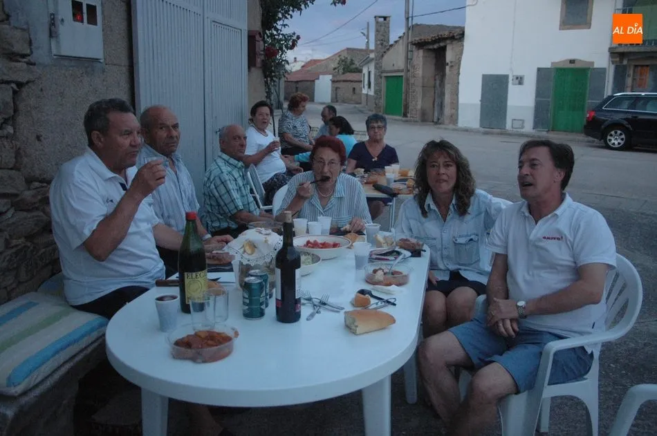 Foto 10 - En Almendra retoman fuerzas con una merienda popular a base de carrilleras ib&eacute;ricas  