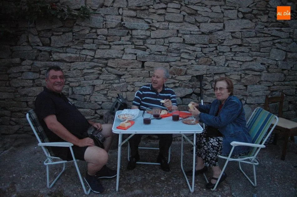 Foto 6 - En Almendra retoman fuerzas con una merienda popular a base de carrilleras ib&eacute;ricas  