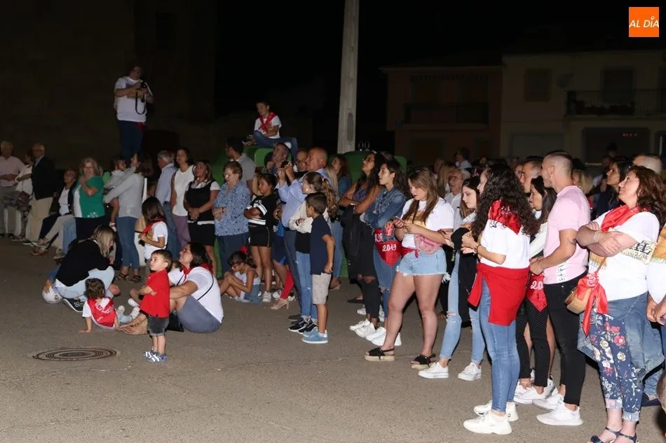 Foto 4 - El preg&oacute;n de las profesoras del colegio abre las fiestas de Aldearrubia
