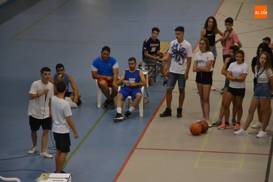 Foto 9 - Hijos del Verso animan con sus rimas la jornada de s&aacute;bado del Torneo 3x3 de Basket  