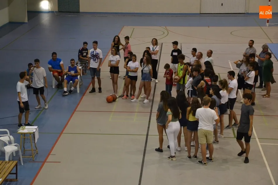 Foto 10 - Hijos del Verso animan con sus rimas la jornada de s&aacute;bado del Torneo 3x3 de Basket  