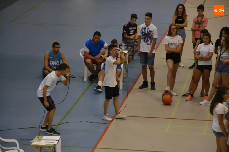 Foto 7 - Hijos del Verso animan con sus rimas la jornada de s&aacute;bado del Torneo 3x3 de Basket  