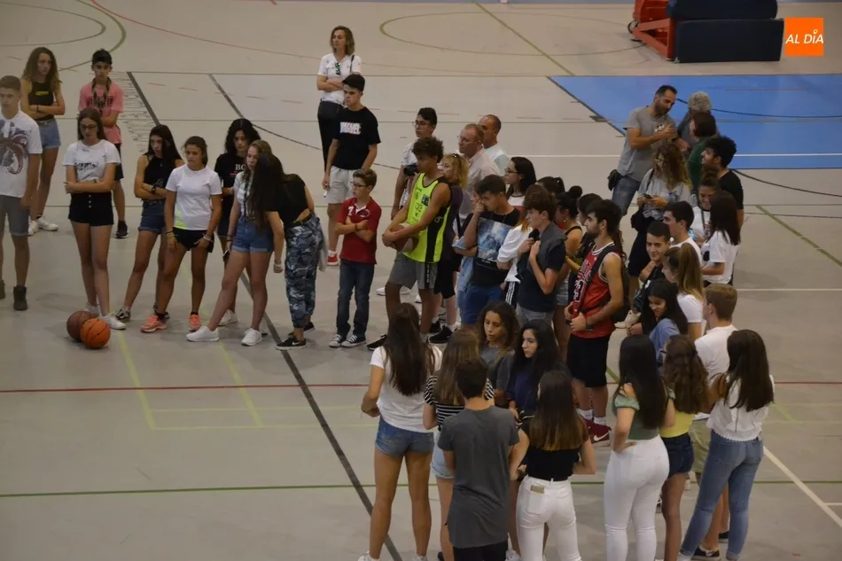 Foto 2 - Hijos del Verso animan con sus rimas la jornada de s&aacute;bado del Torneo 3x3 de Basket  