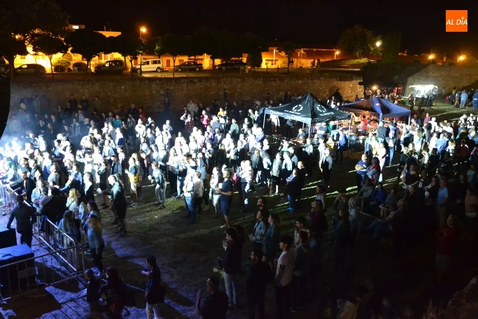 Foto 7 - La lluvia estropea el final del Farinato Sound Fest tras una velada con bastante p&uacute;blico  