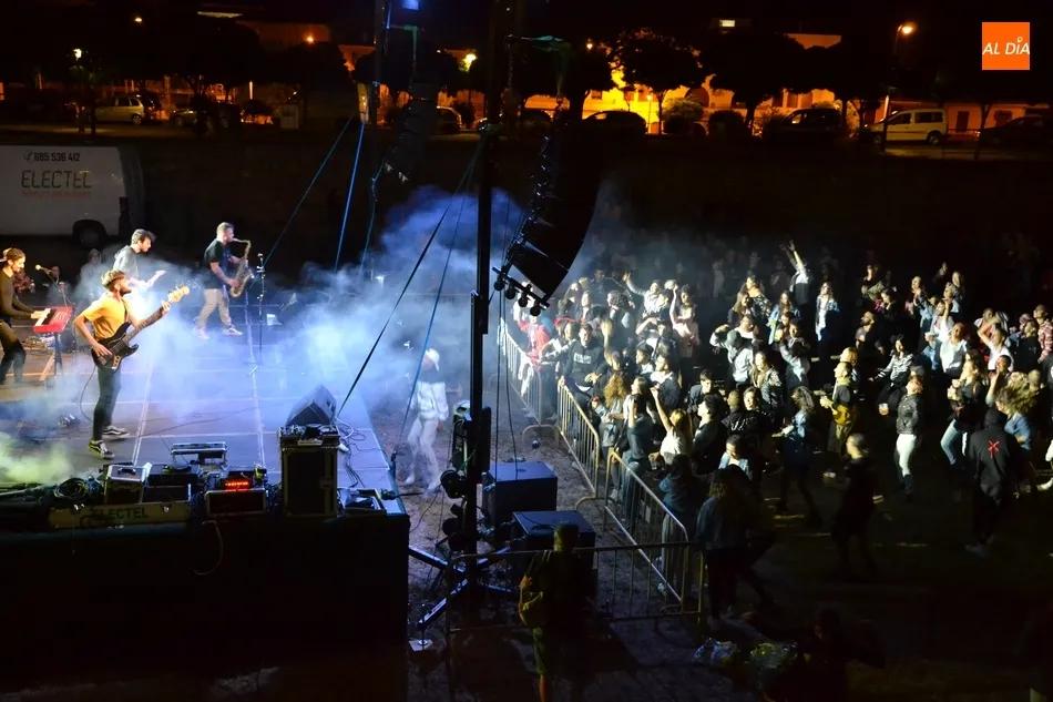 Foto 2 - La lluvia estropea el final del Farinato Sound Fest tras una velada con bastante p&uacute;blico  
