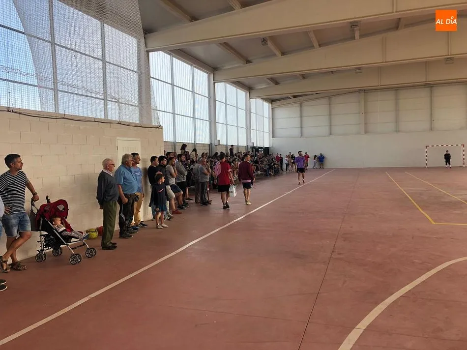 Foto 3 - San Esteban de la Sierra, vencedor del torneo de f&uacute;tbol sala de Entresierras