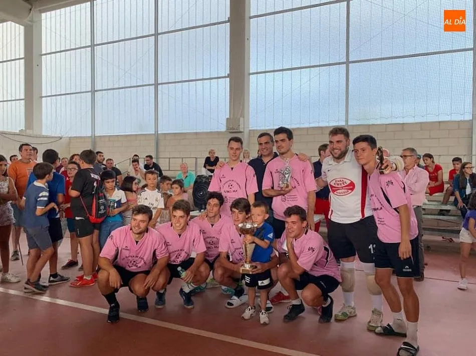 El equipo de San Esteban de la Sierra, vencedor del torneo