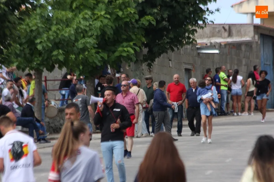 Foto 10 - Supers&oacute;nico encierro de los Hnos. S&aacute;nchez Oviedo en Saucelle para despedir las fiestas  