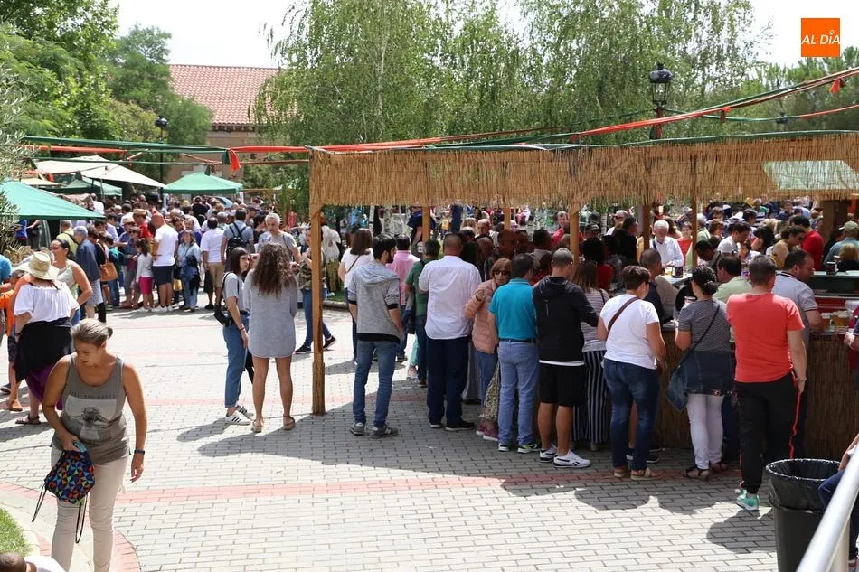 Foto 4 - La artesan&iacute;a y los productos de la tierra llaman la atenci&oacute;n en Miranda de Az&aacute;n