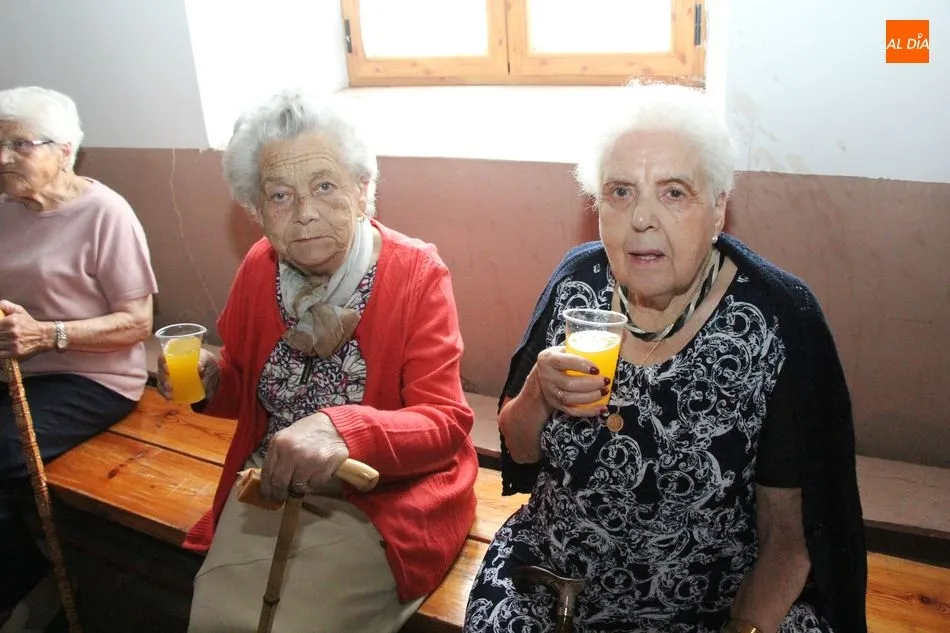 Foto 9 - Peralejos de Abajo pone fin a sus fiestas de verano con el homenaje a los mayores  
