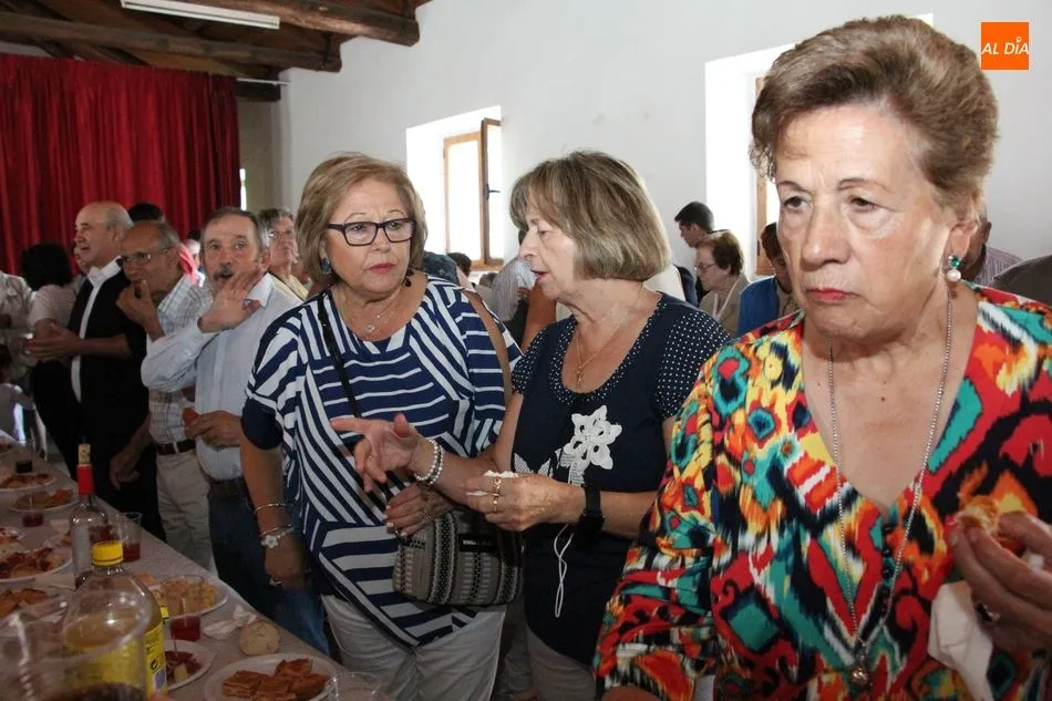 Foto 2 - Peralejos de Abajo pone fin a sus fiestas de verano con el homenaje a los mayores  