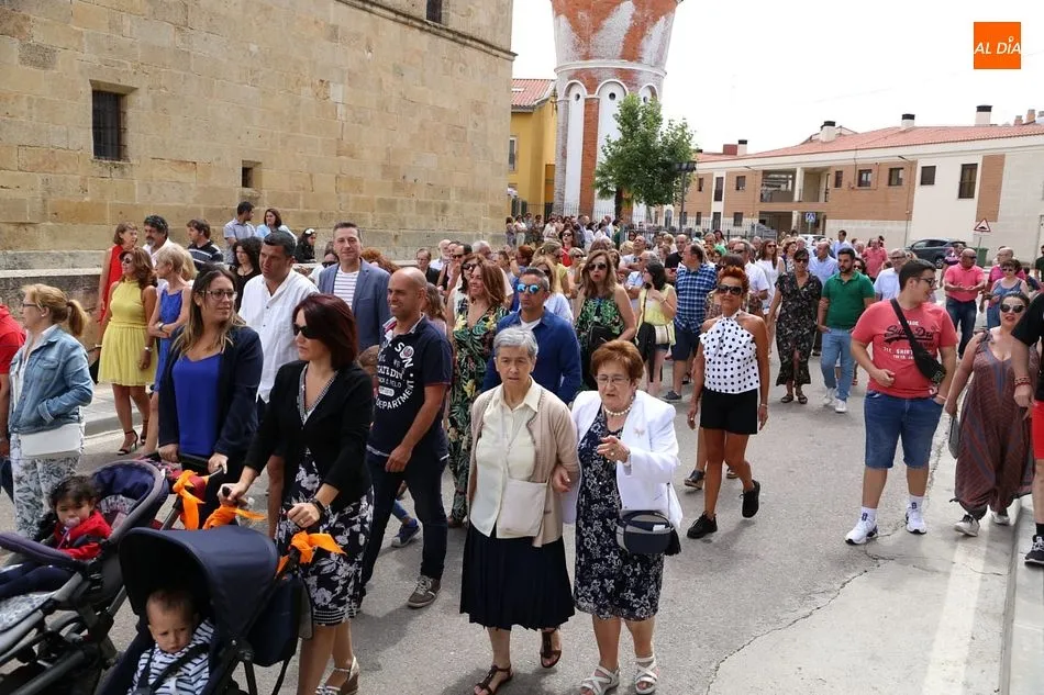 Foto 11 - Castellanos de Moriscos rinde homenaje al Cristo de las Batallas