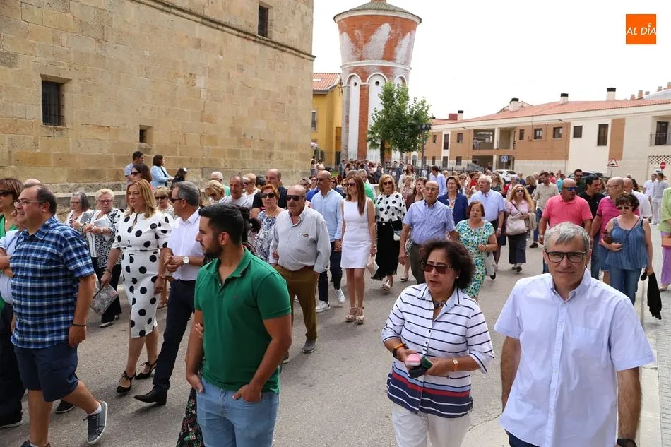 Foto 10 - Castellanos de Moriscos rinde homenaje al Cristo de las Batallas