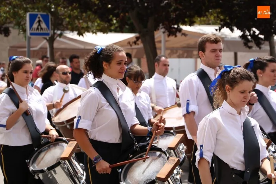 Foto 7 - Castellanos de Moriscos rinde homenaje al Cristo de las Batallas