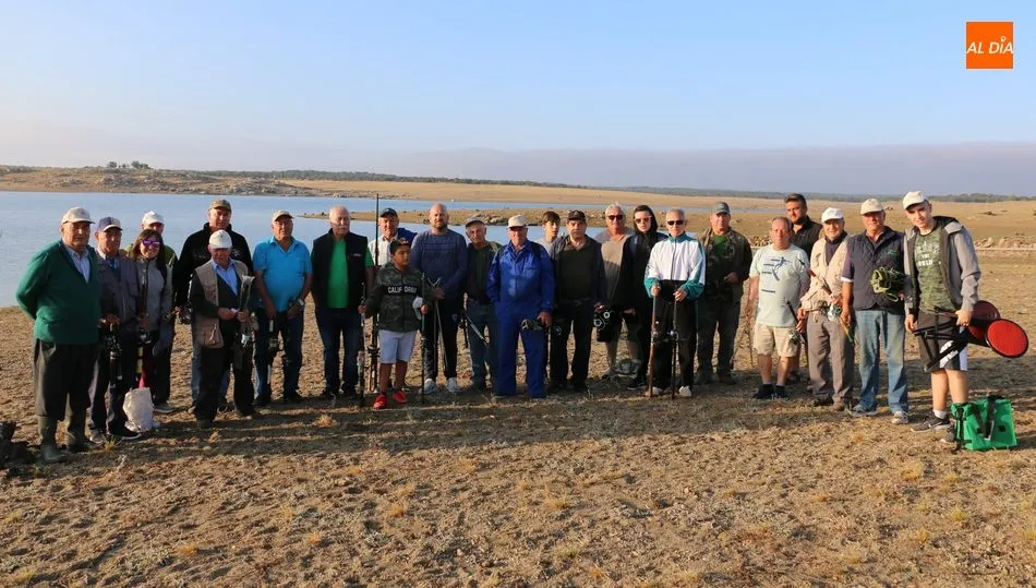 Participantes y acompañantes en este X Encuentro de Pesca San Roque de las fiestas de Villarino / CORRAL