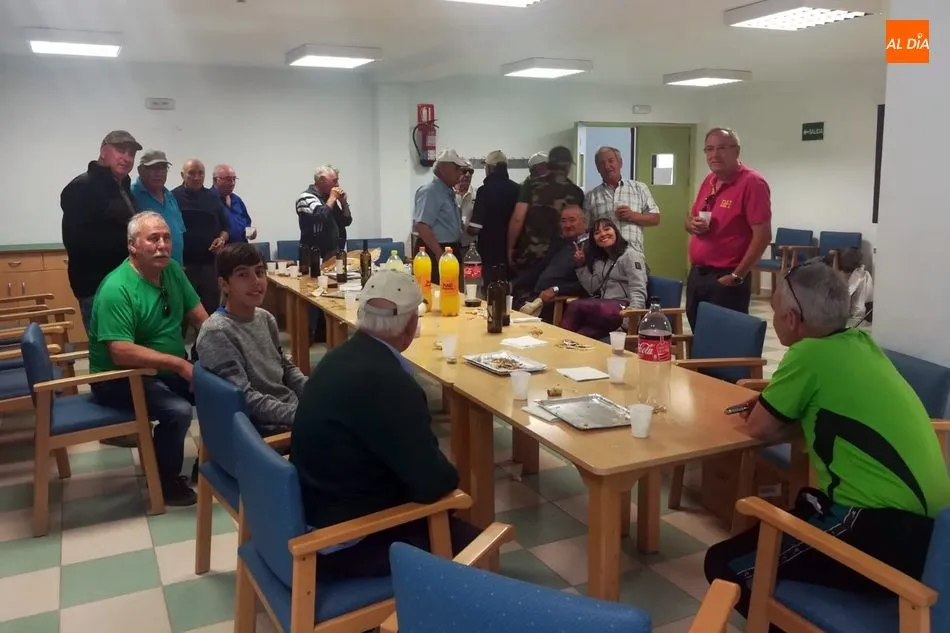 Foto 4 - Buen ambiente en el X Encuentro de Pesca San Roque en Villarino  