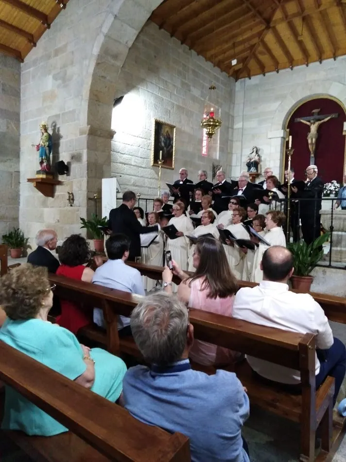 Foto 6 - Emotivo homenaje en Mieza de la Coral D&aacute;maso Ledesma de Ciudad Rodrigo a Arcadio Fern&aacute;ndez  